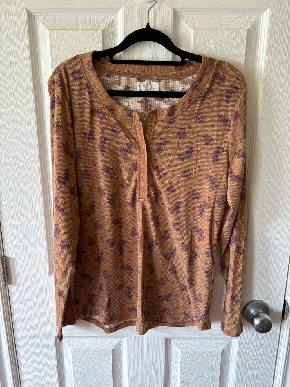 Women’s Long-Sleeve Henley Top in Rust with Floral Print